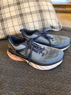 Hoka One One Arahi 3 Running Shoe Size 8